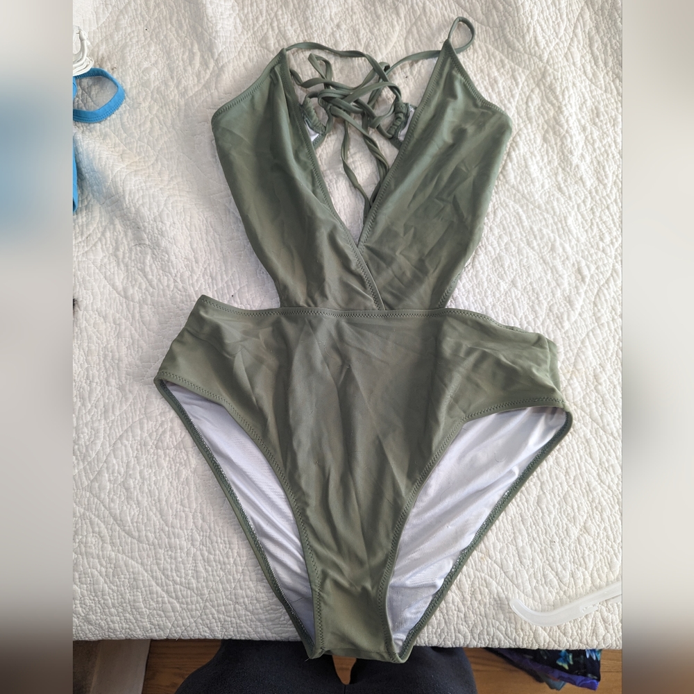 Cupshe One Piece Bathing Suit Size L Green
